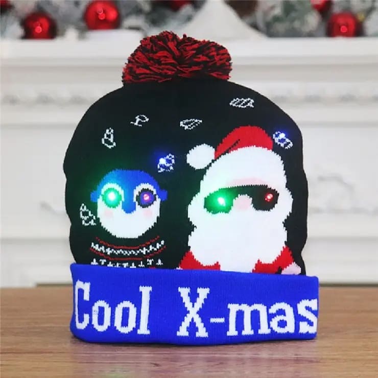 Зимска капа са помпом који светли Божић са ЛЕД сијалицама - ЦООЛ Кс-МАС