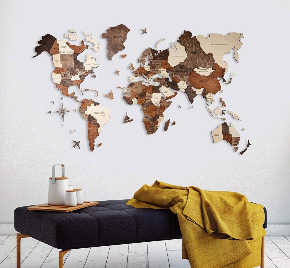3Д слике на зидној дрвеној мапи света